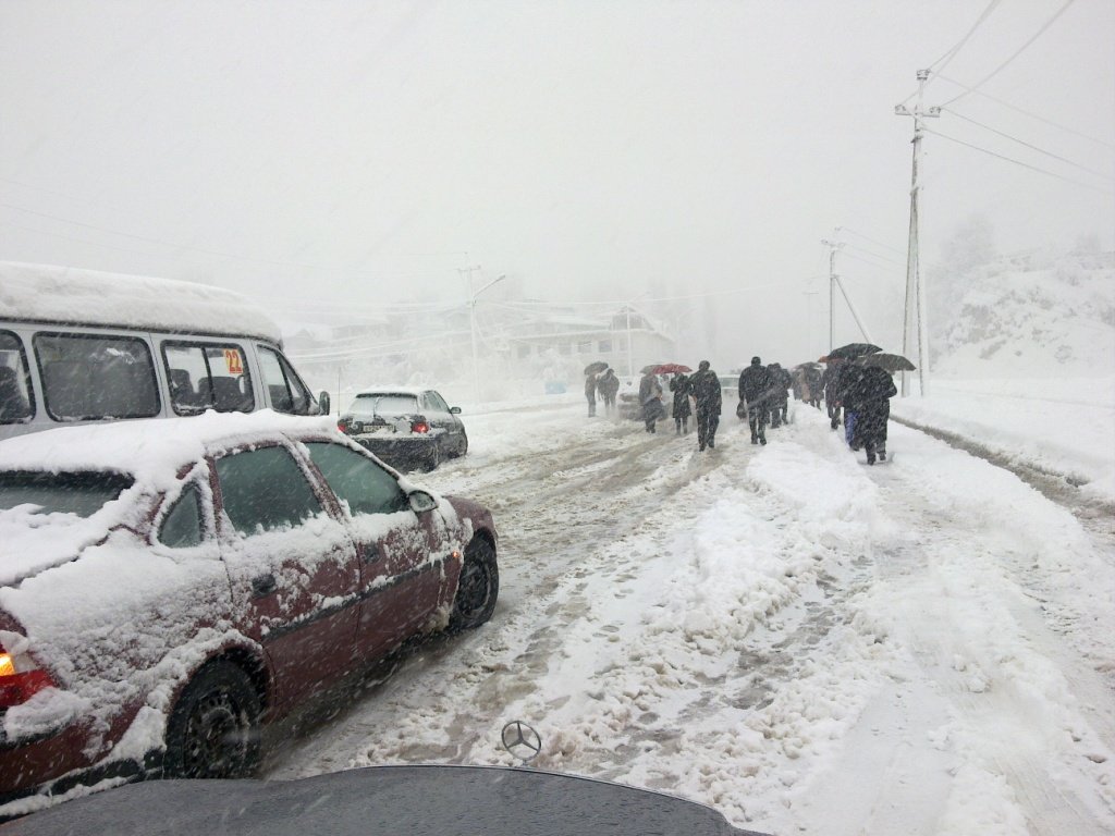 Погода в душанбе на месяц март. Таджикистан зимой Душанбе. Снег в Душанбе. Снегопад в Душанбе. Зима в Душанбе.