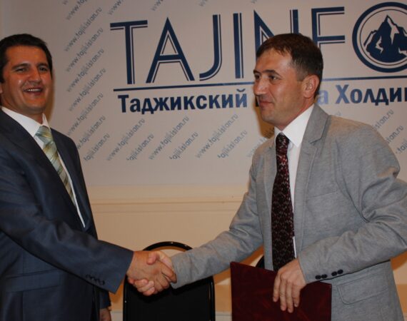 Р.КАЛАНДАРОВ (Радио Муходжир) и Г.Вахобов (Таджинфо)