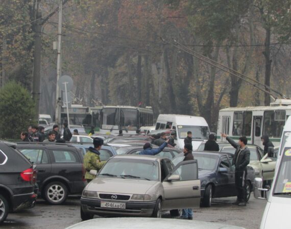 Зазывалы-Вахдат бозори боло