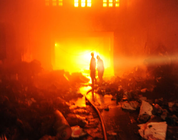 india_warehouse_fire1