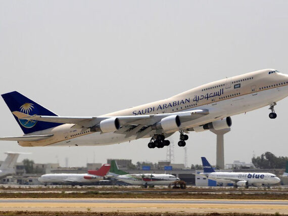 20130605_saudi_arabian_airlines_boeing_747-412