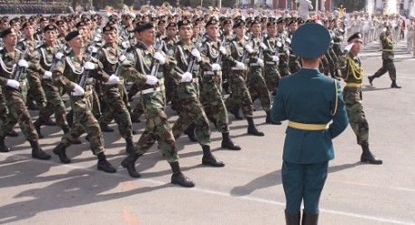 Voenny-j-parad-v-Dushanbe-460x250
