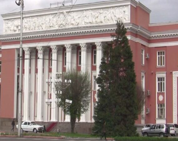 Здание парламента