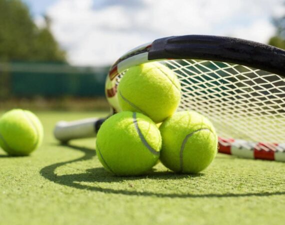 umer-otec-izvestnogo-futbolista-vo-vremya-igry-v-tennis