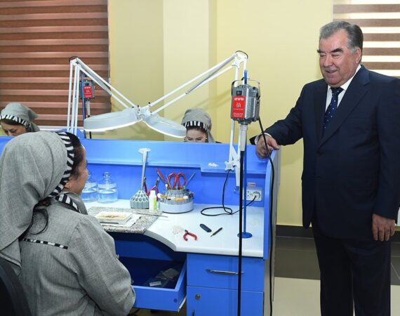 Зари точик