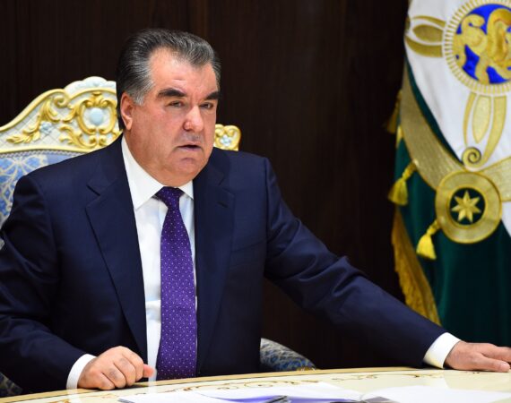 1482393926_emomali-rahmon-raskritikoval-sferu-obrazovaniya-sovetskogo-tadzhikistana