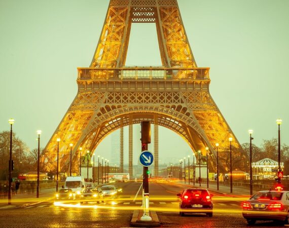 eiffel-tower-1156146_1280