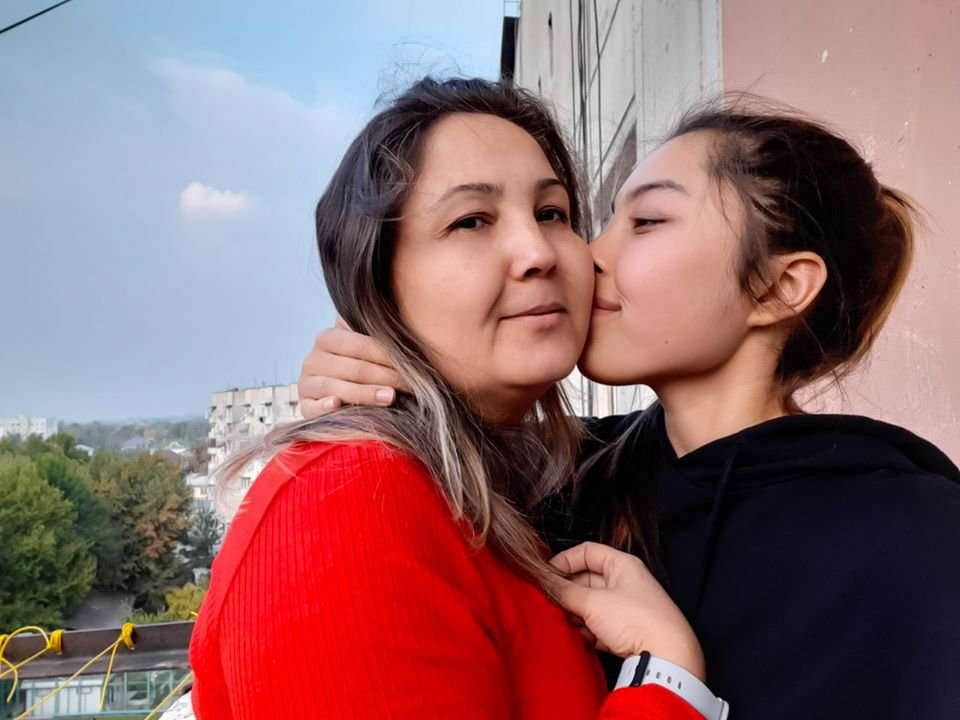 Мама по таджикски. Таджикские мамы. Мама таджичка. Таджикская мама с малышом. Таджичка мать.
