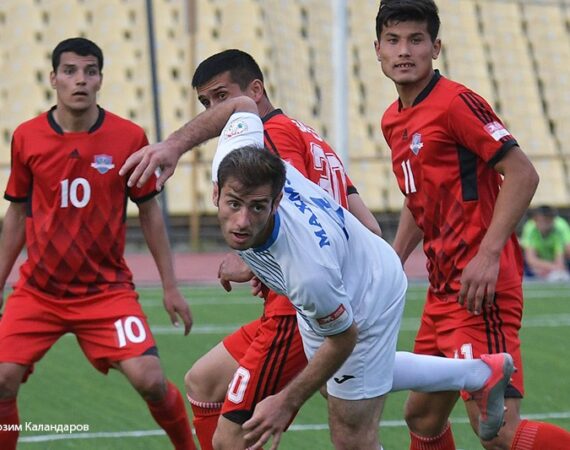 чемпионат по футболу в Душанбе