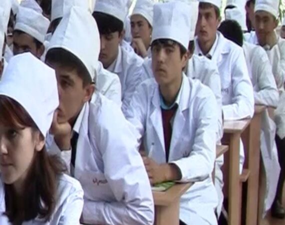 студенты медики