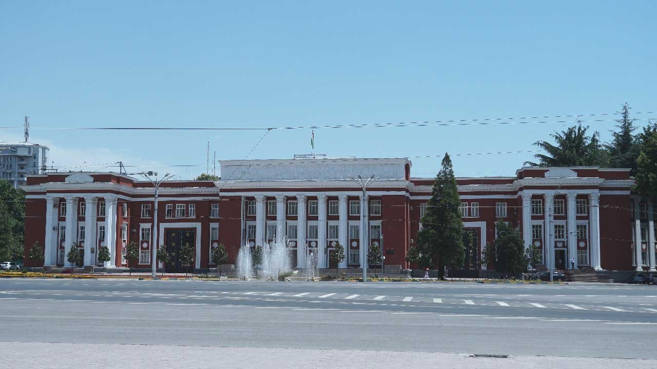 маджлиси намояндагон в Душанбе