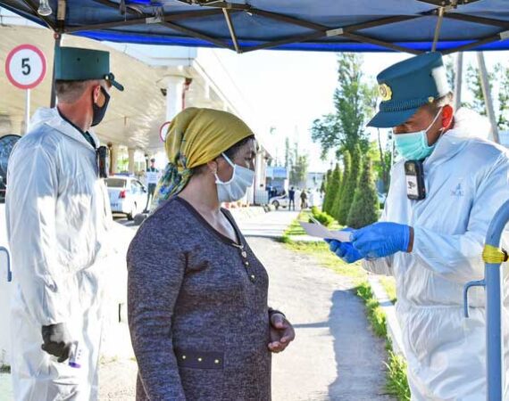 Узбекистан-люди-в-масках