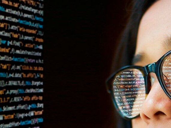 девушка программирование