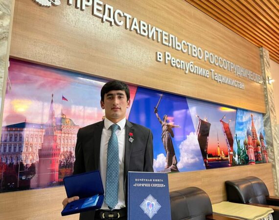 Каримджон Вализода старшеклассник из Вахшского района