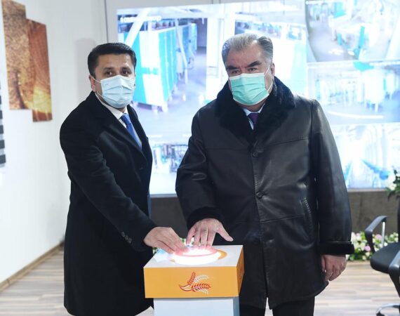 Эмомали Рахмон открыл мукомольный-завод-в-Душанбе