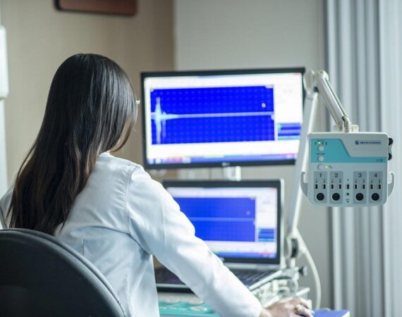 врач УЗИ медицинское оборудование