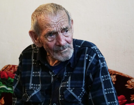 Дядя Володя, одинокий старик в Душанбе