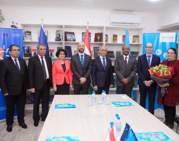 2_5213389156817835488