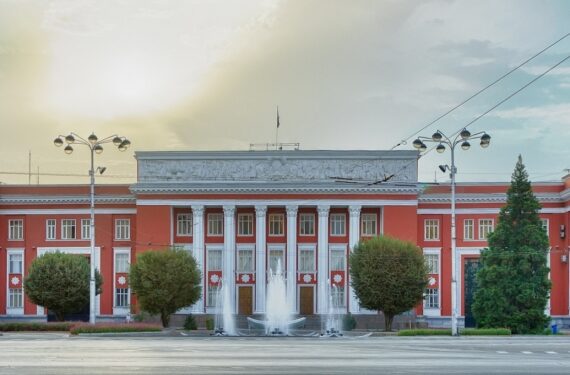 Tajikistan_Parliament_Building-1-750x375
