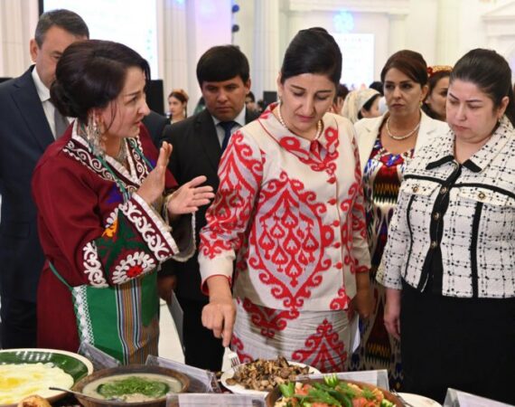 KADBONUI-BE-TARIN-.-Dar-Dushanbe-davri-sha-rii-ozmun-ambast-gardid-1