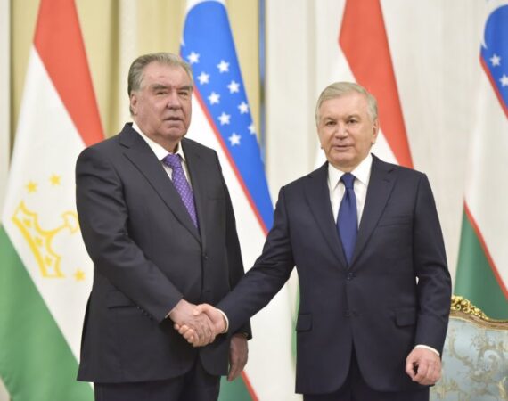 Prezident-Respubliki-Tadzhikistan-Emomali-Rahmon-vstretilsya-s-Prezidentom-Respubliki-Uzbekistan-SHavkatom-Mirziyoevym