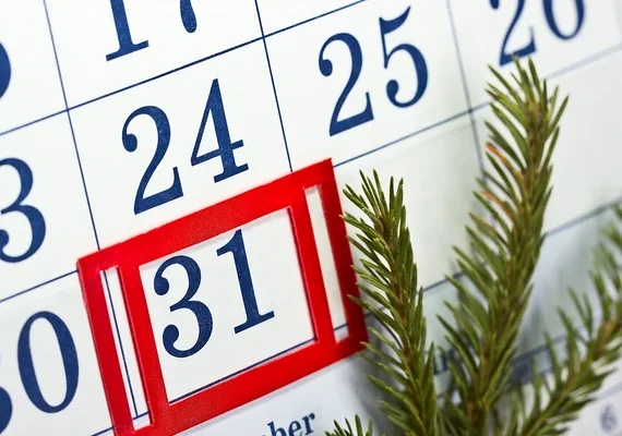 depositphotos_60406699-stock-photo-desk-calendar-dec-31