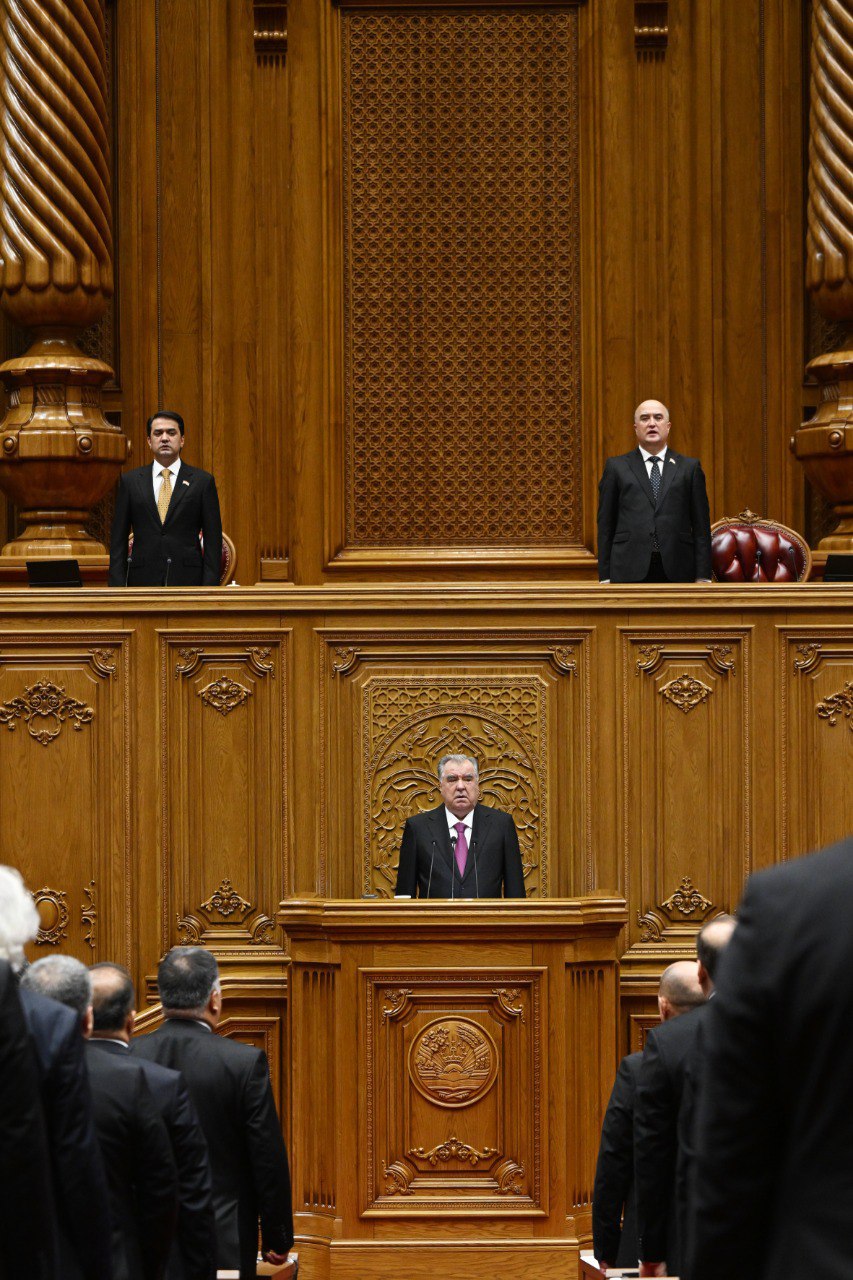 Эмомали Рахмон объявил об увеличении зарплат и социальных выплат с 1 сентября 2026 года