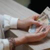 Средняя зарплата в Таджикистане превысила 3,2 тыс. сомони