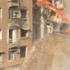 Дом сносят, пока в нём живут: кто защитит жильцов?